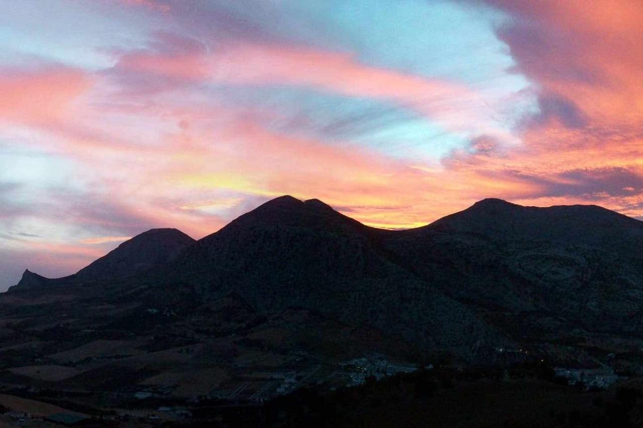 בית הארחה Valle de Abdalagís 	Mirador De La Era מראה חיצוני תמונה